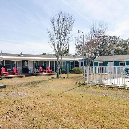 The Pelican Hidden Treasure Inn Room 2 By Bryant Real Estate Kure Beach Exterior photo