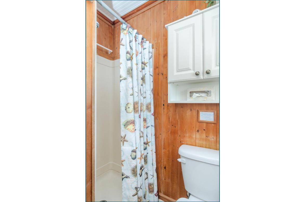 The Pelican Hidden Treasure Inn Room 2 By Bryant Real Estate Kure Beach Exterior photo