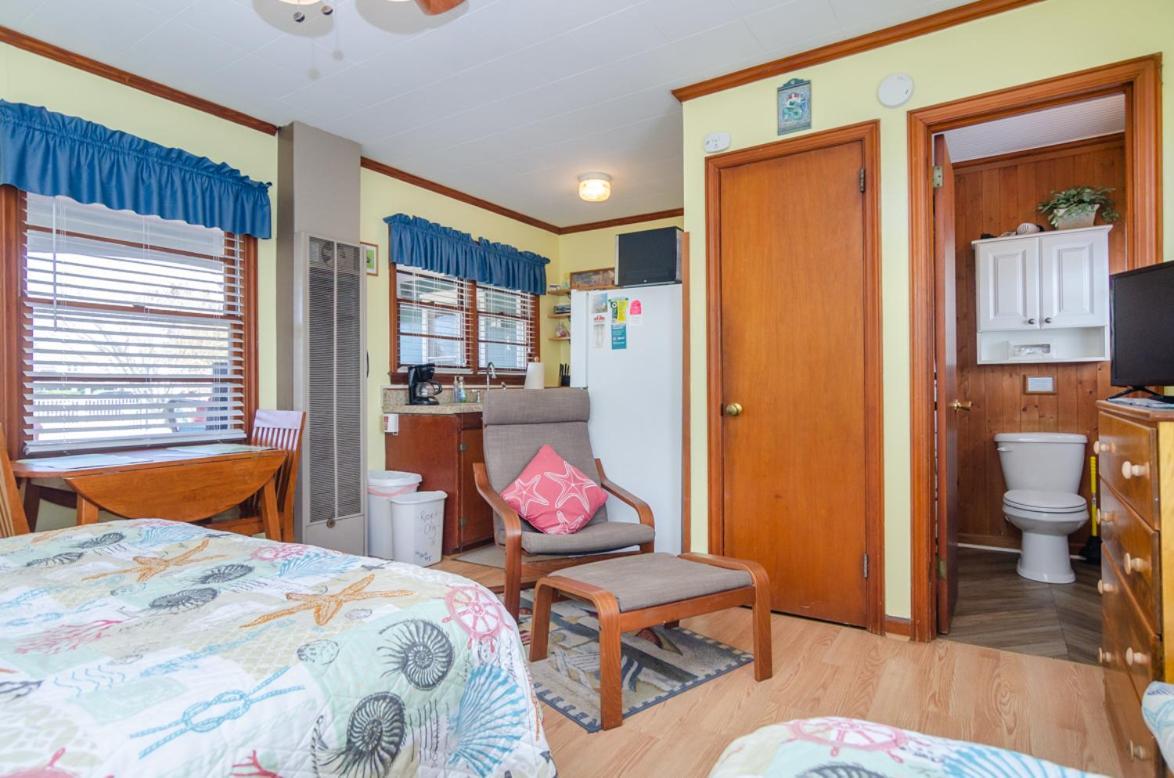 The Pelican Hidden Treasure Inn Room 2 By Bryant Real Estate Kure Beach Exterior photo