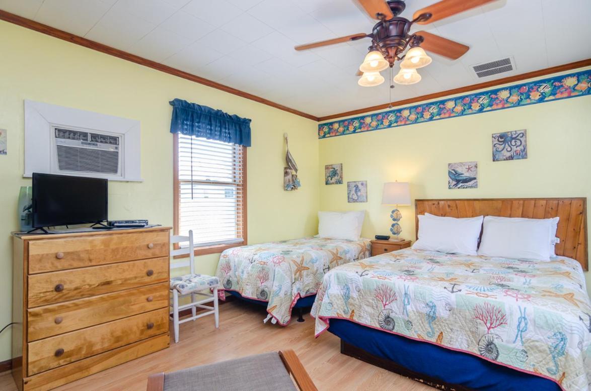 The Pelican Hidden Treasure Inn Room 2 By Bryant Real Estate Kure Beach Exterior photo