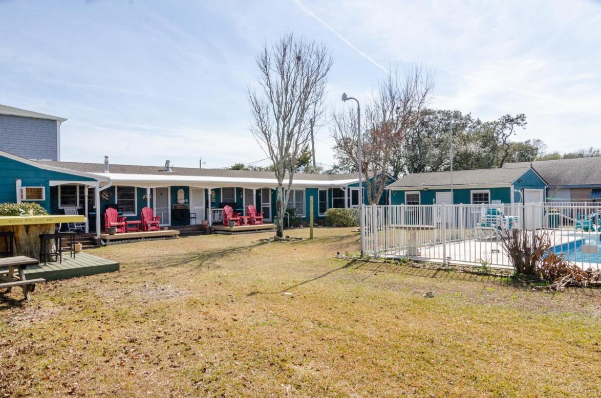 The Pelican Hidden Treasure Inn Room 2 By Bryant Real Estate Kure Beach Exterior photo